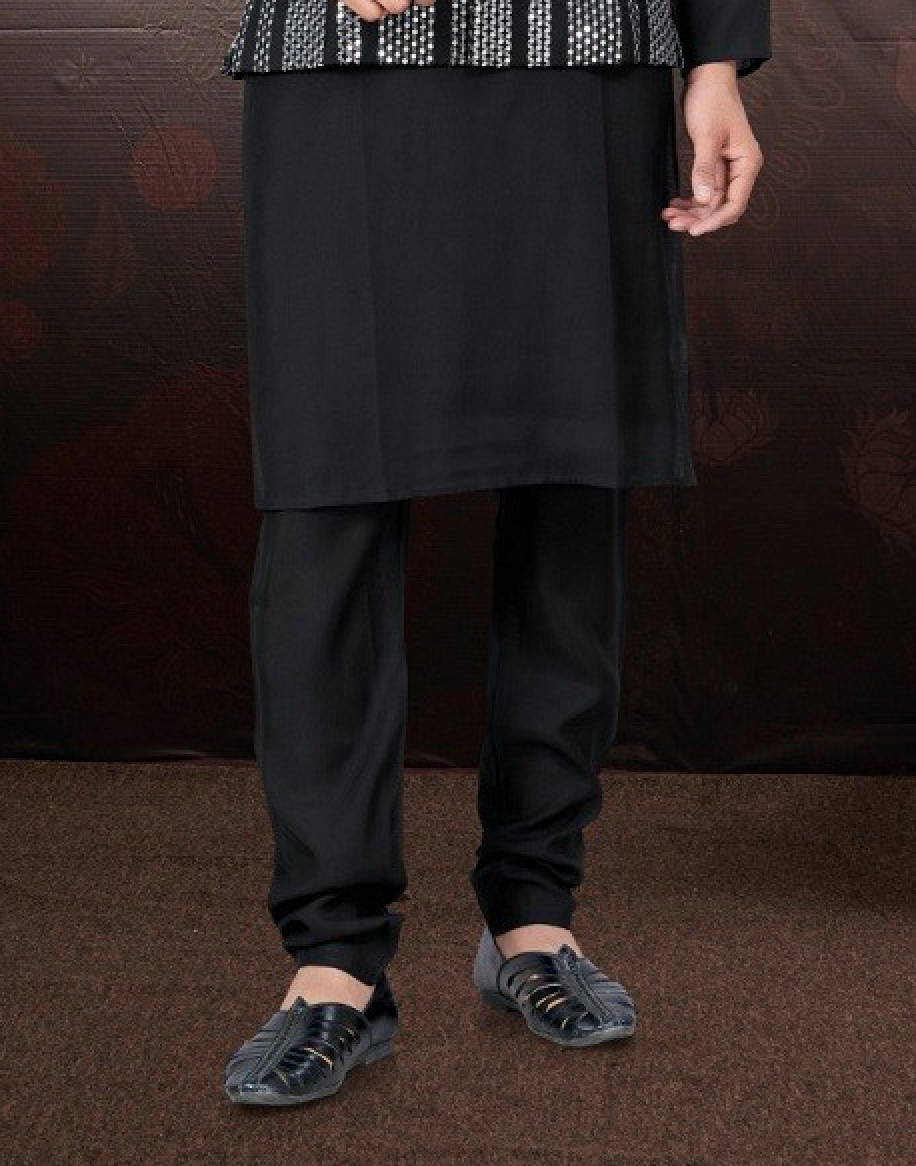 Matrut | Rangroot Black Kurta Set