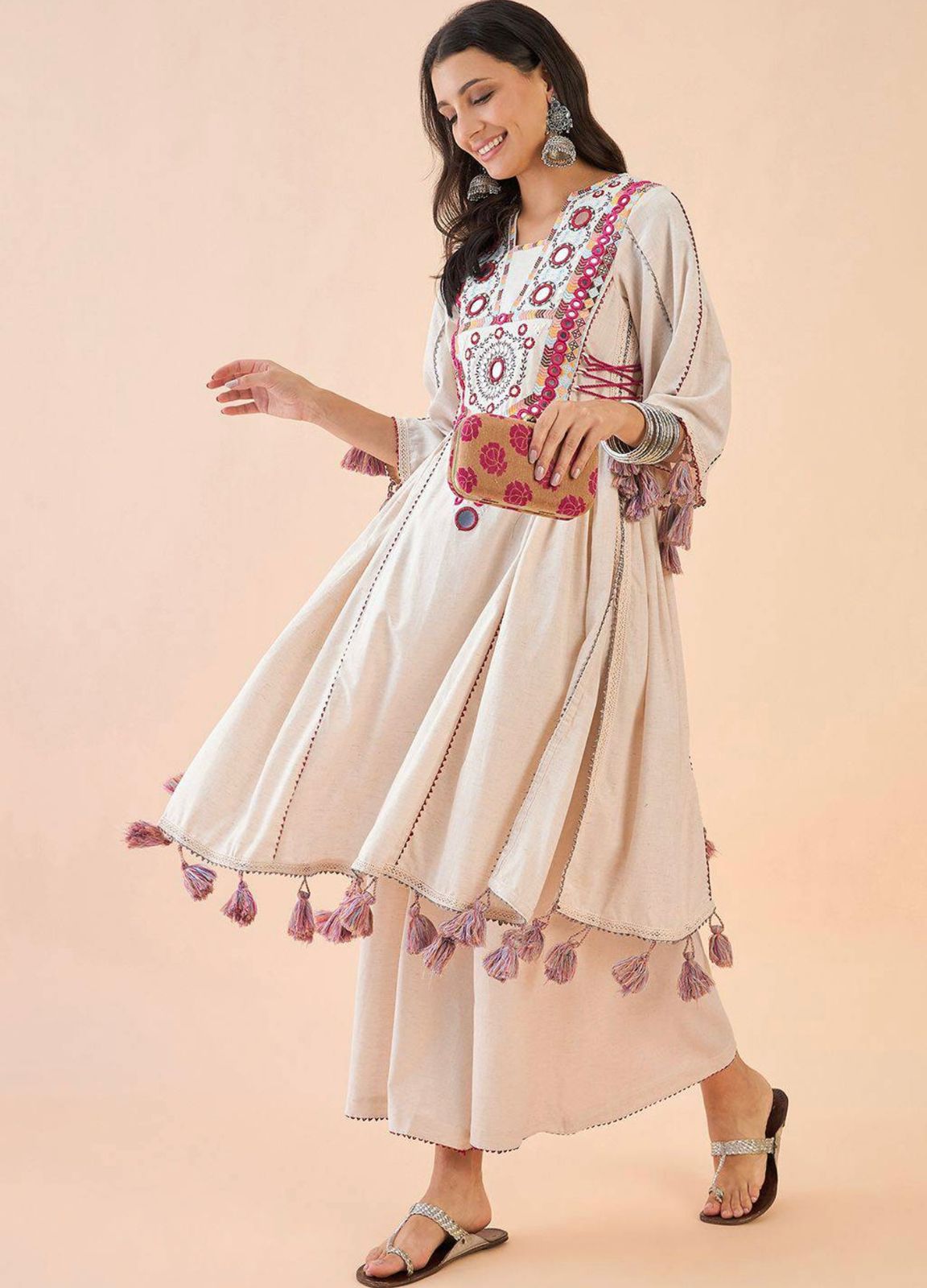 Matrut | Krupa Off White Kurti Set