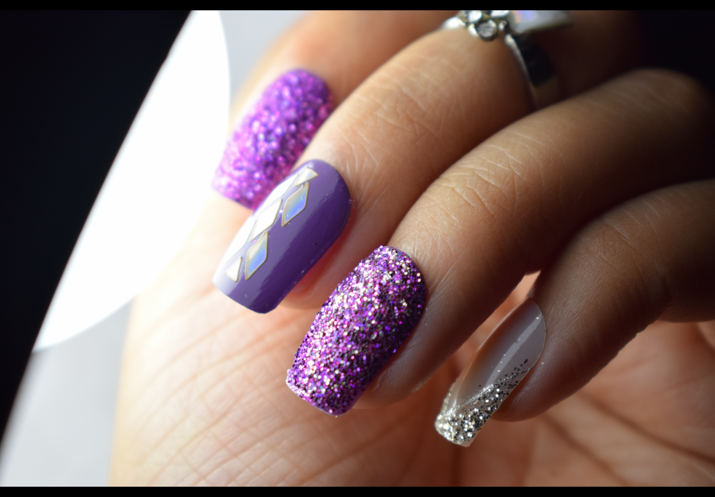 Eminent Glitter Nails