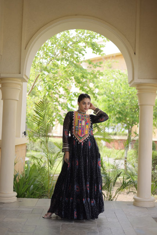 Ojas D08 Black Gown