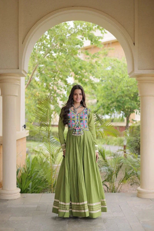 Nayra D04 Green Gown