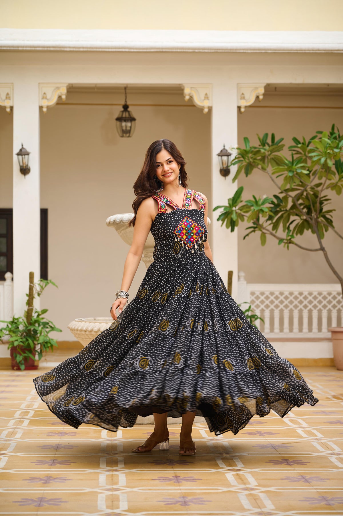 Sutra D07 Black Gown