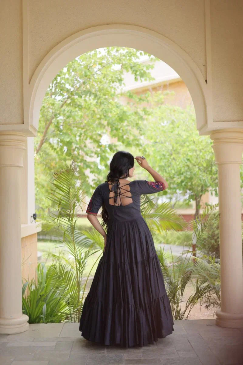 Nayra D03 • 4 Designs