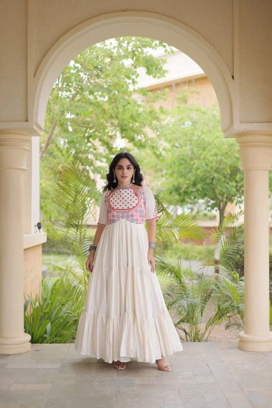Nayra D03 A1 Off-white Gown