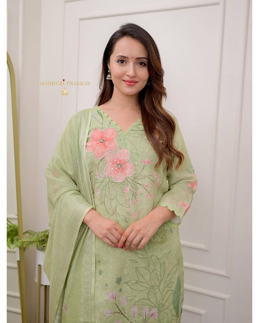 Matrut  | Blossom Grace Pista Green Straight Suit