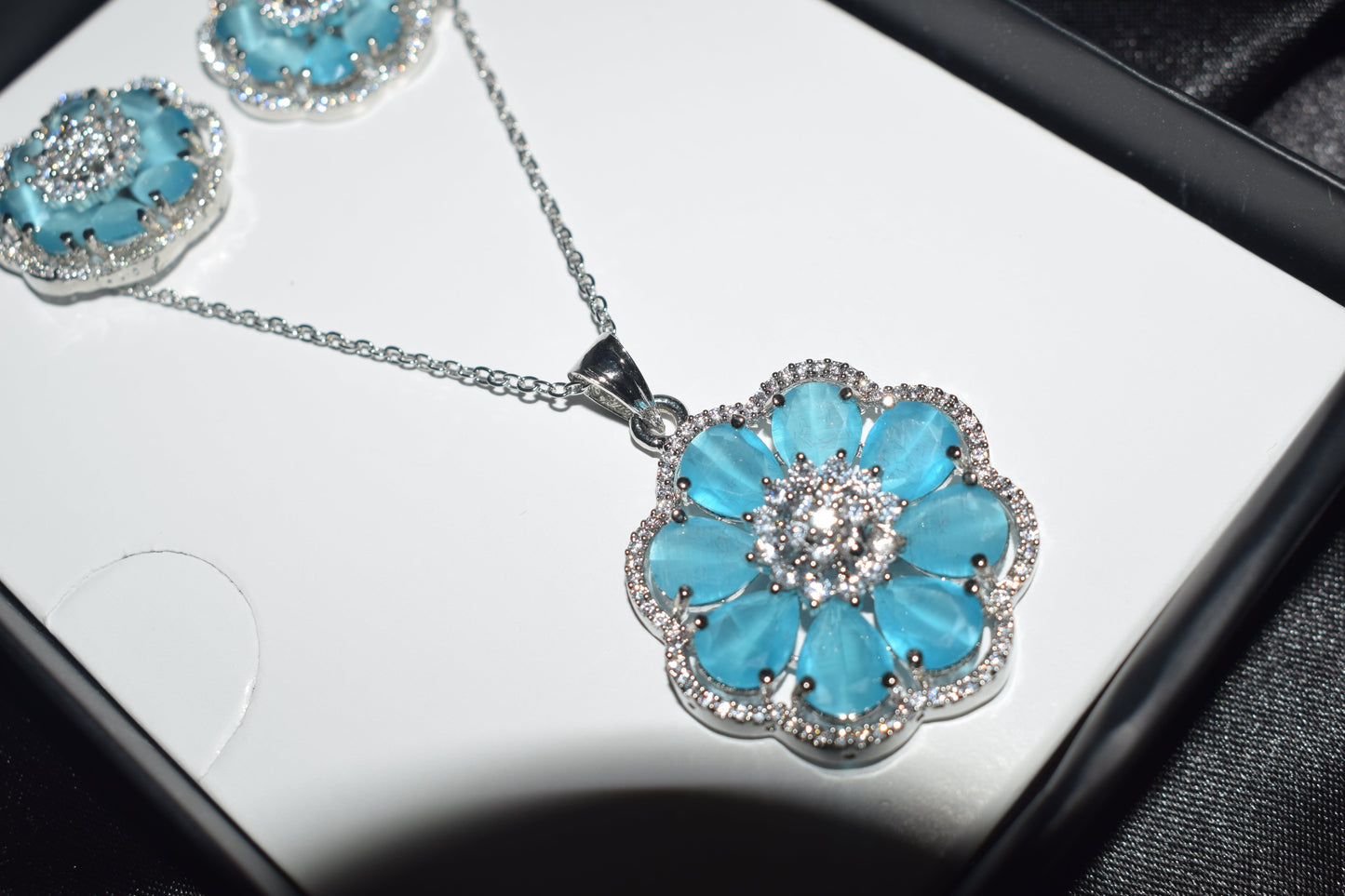 Blue Blossom Pendent Set