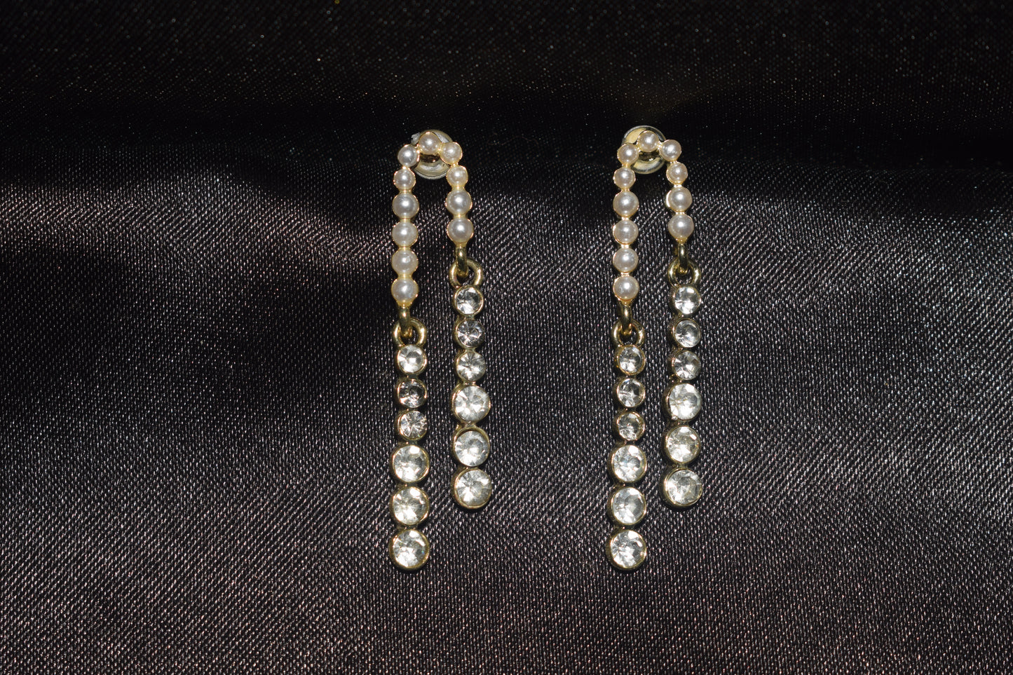 Pearl Arch U Earrings