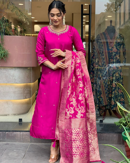 Matrut  | Petal Promise Pink Straight Suit