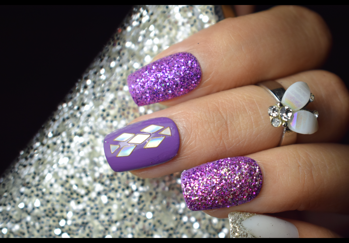 Eminent Glitter Nails