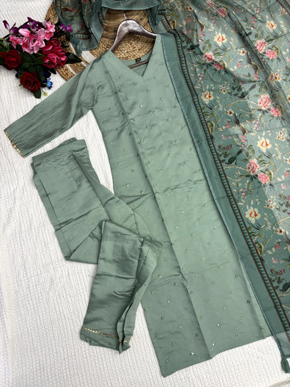 Matrut | Sumukhi Sea Green Straight Suit