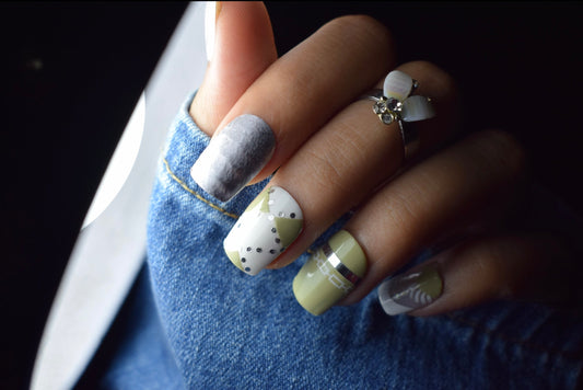 White Spring Nails