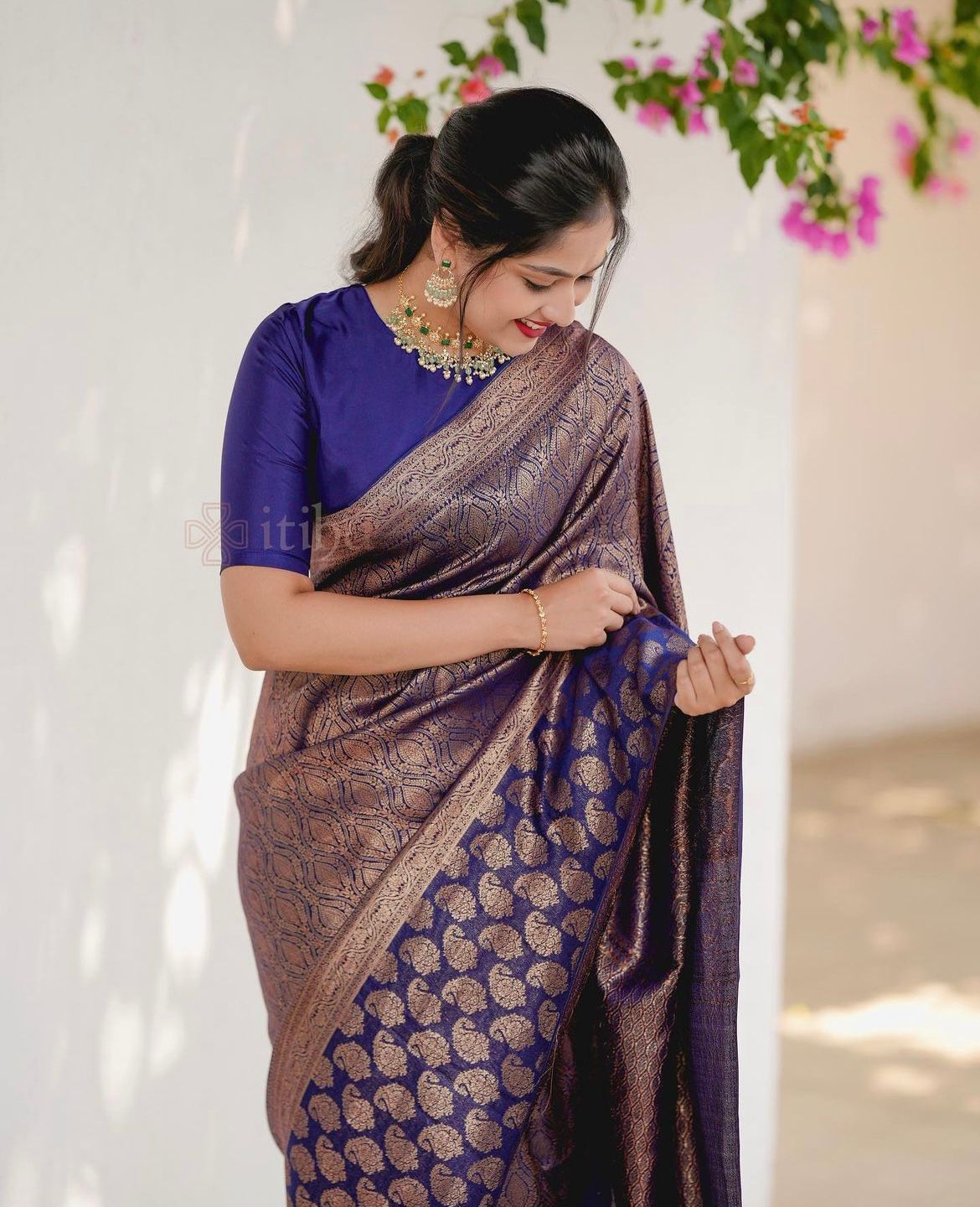 Matrut | Kishmish Indigo Silk Saree