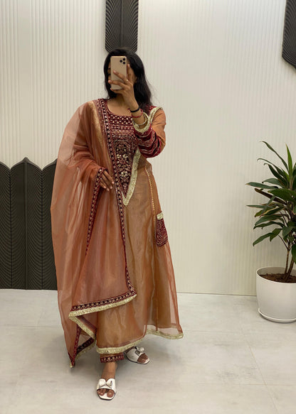 Matrut | Kashish Golden Gown