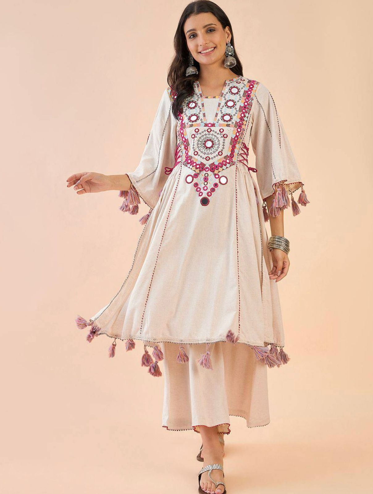 Matrut  | Krupa Off White Kurti Set