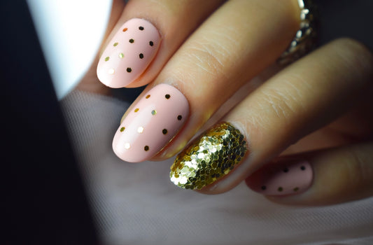 Sequinned Salar Nails