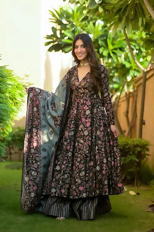 Matrut | Sthir Black Anarkali Suit