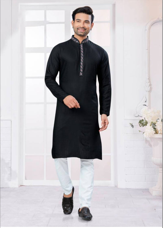 Matrut | Rangoon Black Kurta Set