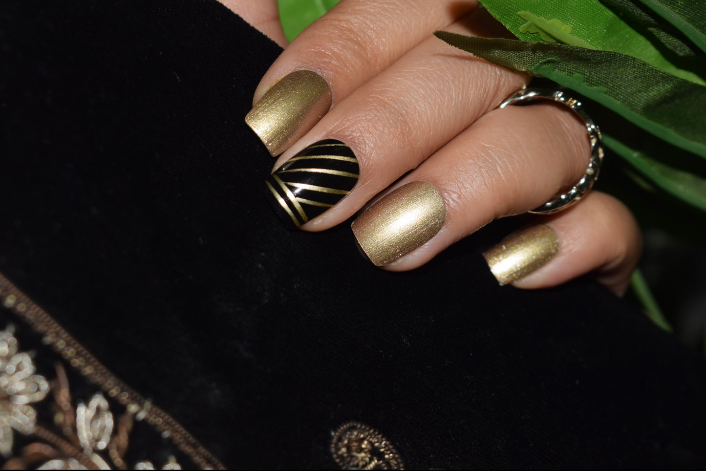 Gold Strokes Ethnic Nails