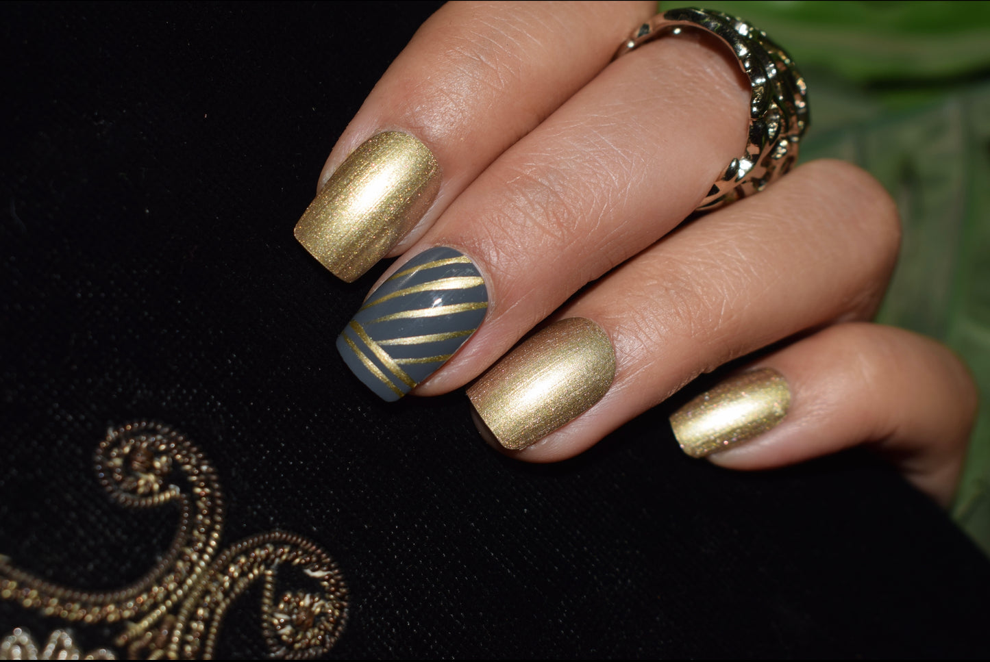 Gold Strokes Ethnic Nails