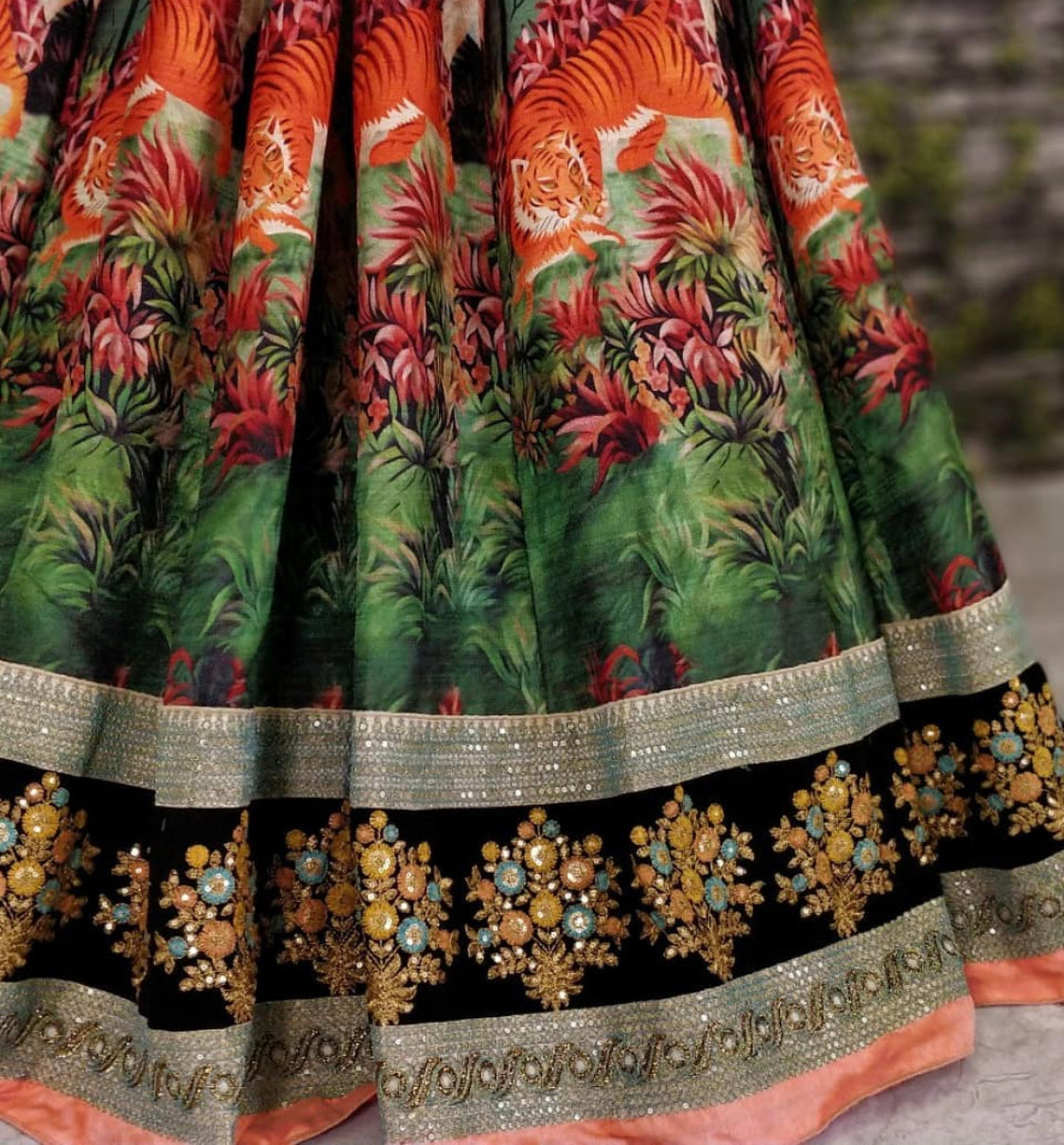 Matrut | Carnations Black-Red Multicolor Lehenga