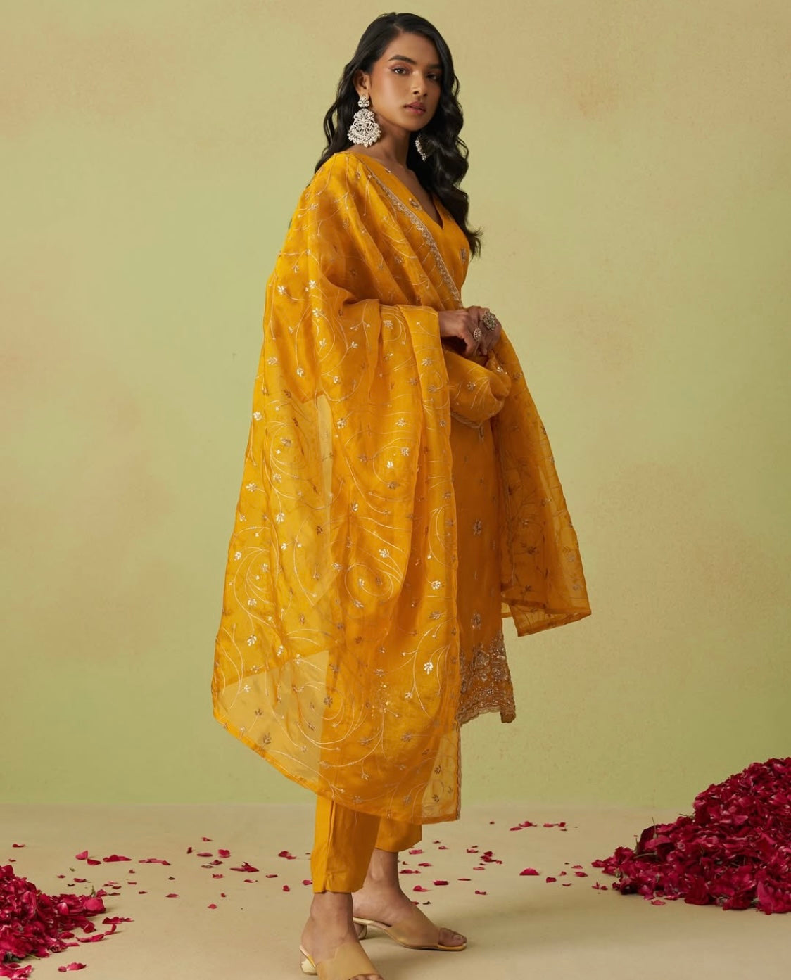 Matrut  | Love Flame Yellow Suit