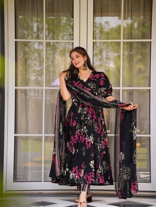 Matrut | Gul Black Anarkali Suit