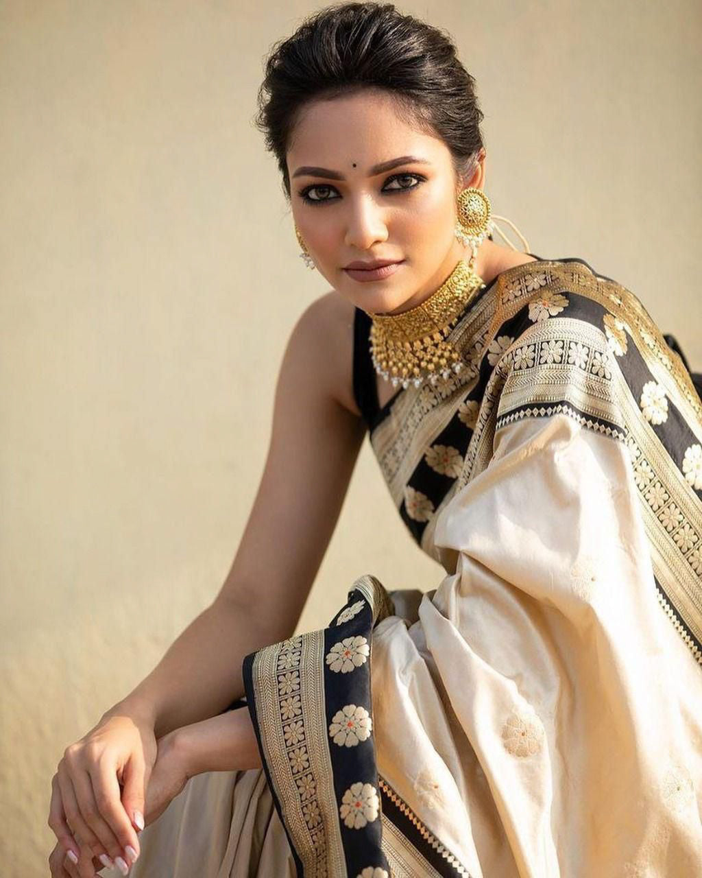 Matrut | Vogue Wrap Silk Cream Saree