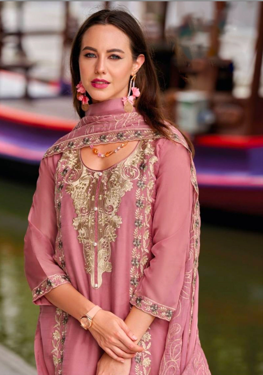 Matrut  | Silent Roar Pink Straight Suit