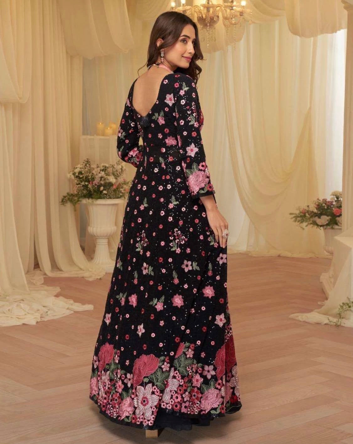 Matrut | Roop Black Gown