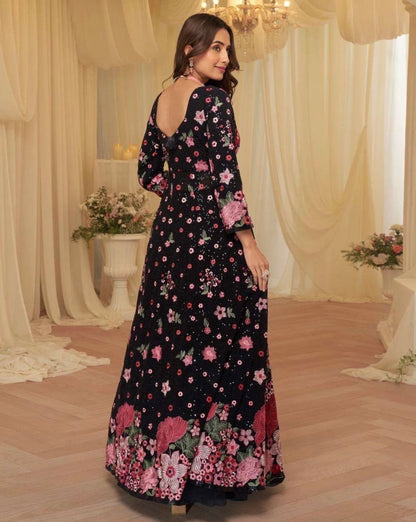 Matrut | Roop Black Gown