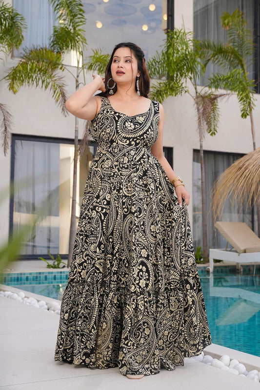 Matrut  | Sunpetal Black A-line Dress