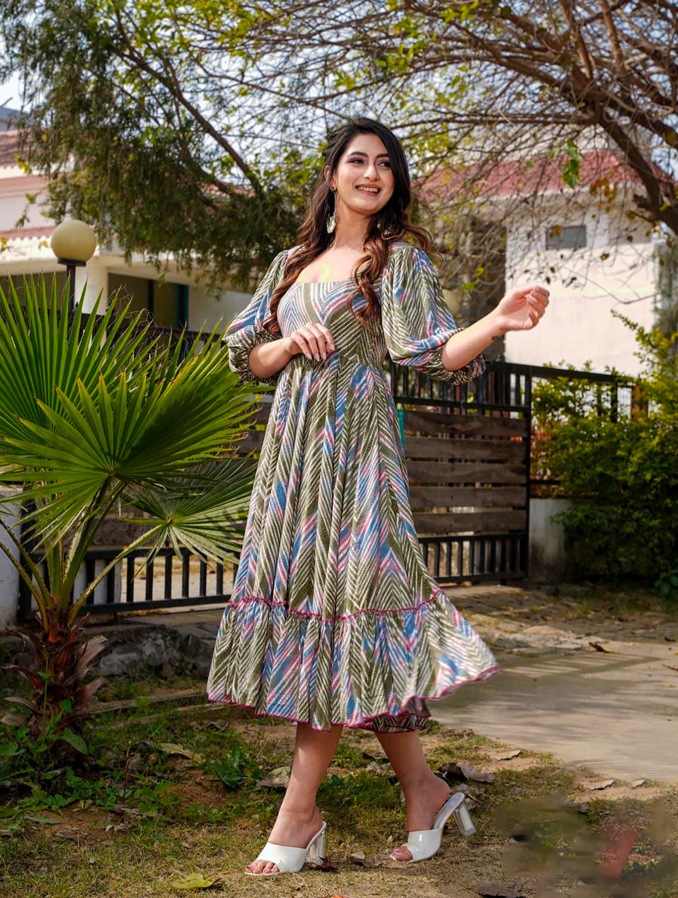 Matrut | Clora Bee Mehendi Green Maxi Dress