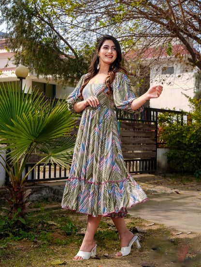 Matrut | Clora Bee Mehendi Green Maxi Dress
