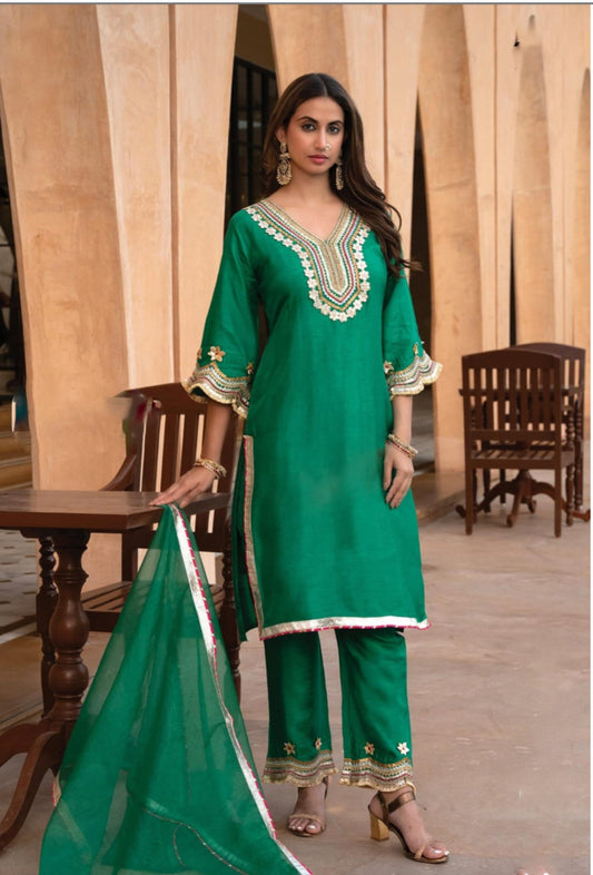 Matrut  | Mamacita Green Straight Suit