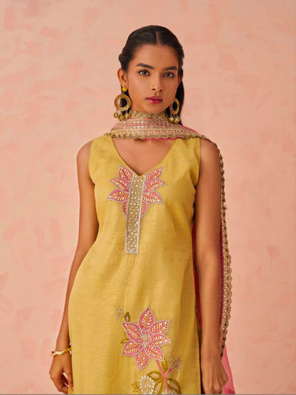 Matrut  | Raag Mustard Straight Suit