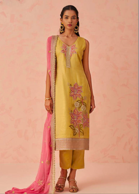 Matrut  | Raag Mustard Straight Suit