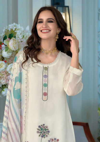 Matrut  | Larisa White Straight Suit