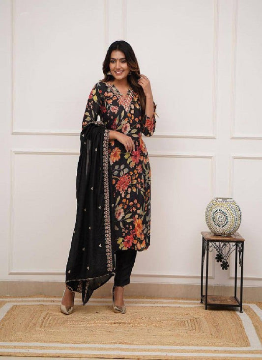 Matrut | Flora Bliss Black Straight Suit