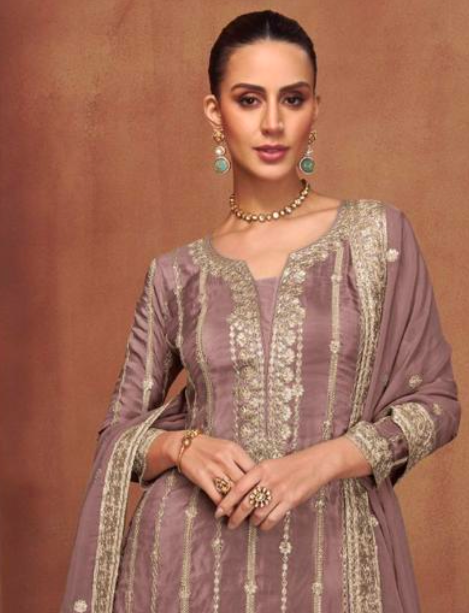 Matrut  | Luxe Eid Glow Mouse Color Suit