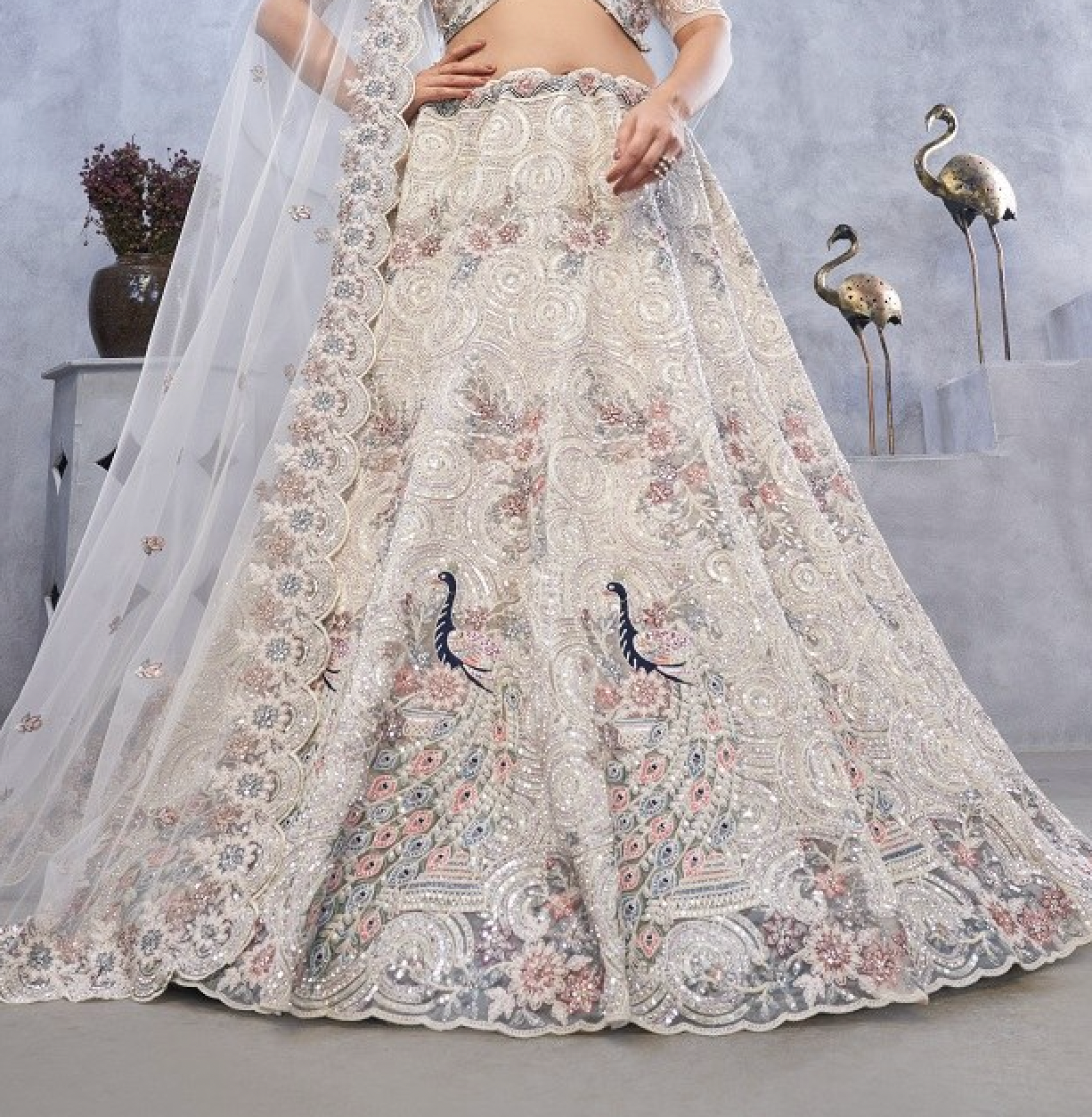 Matrut | Minaya White Lehenga Set