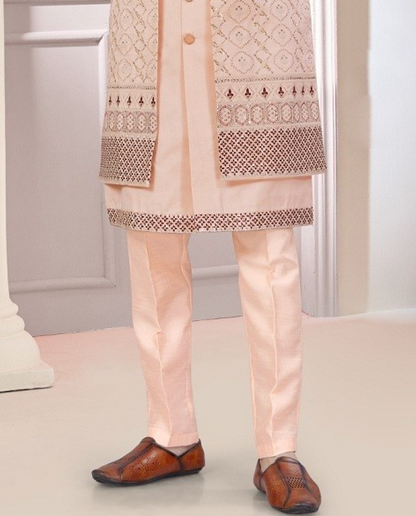 Matrut | King's Kutch Peach Kurta Set