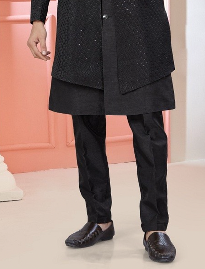 Matrut | King's Kutch Black Kurta Set