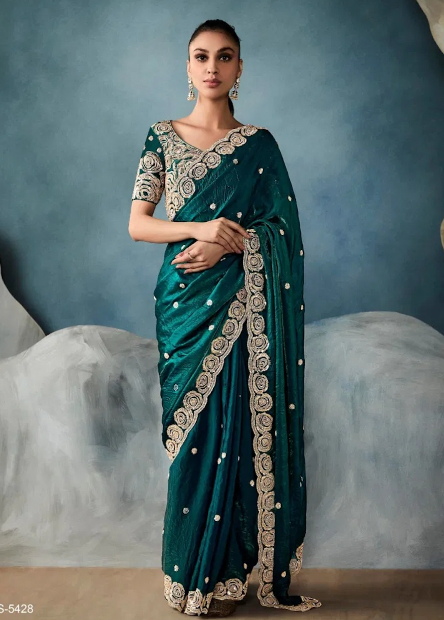 Matrut | Iconic Dark Green Saree