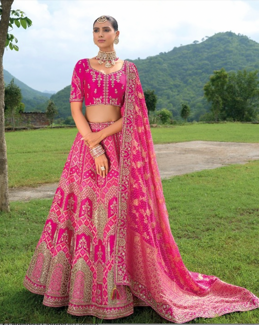 Matrut |  Vaani Rani pink Lehenga Set