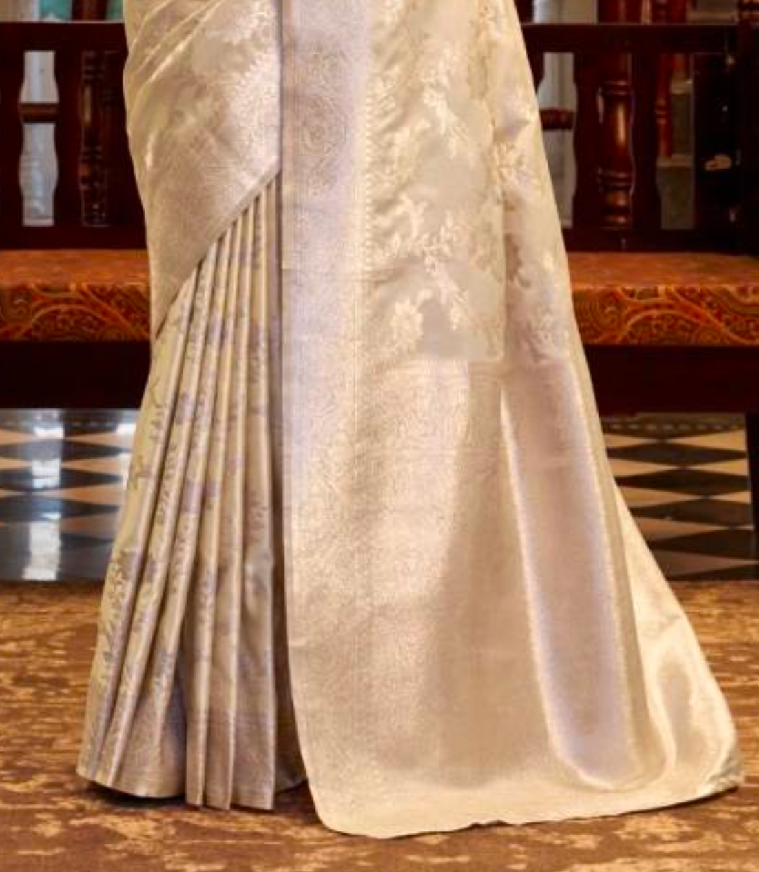 Matrut | Shella White Saree