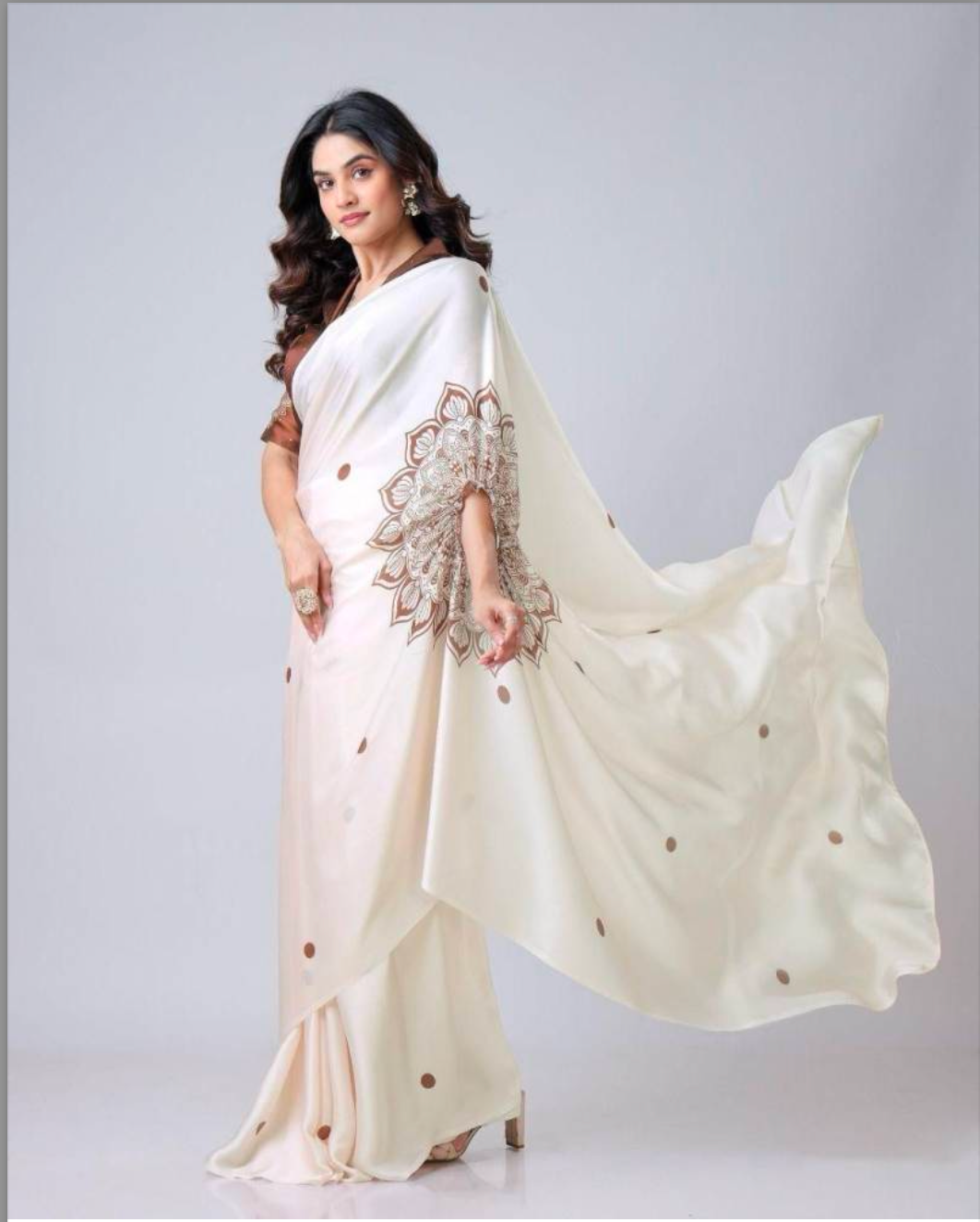 Matrut  |  Soft Blush White & Brown Freehand Saree