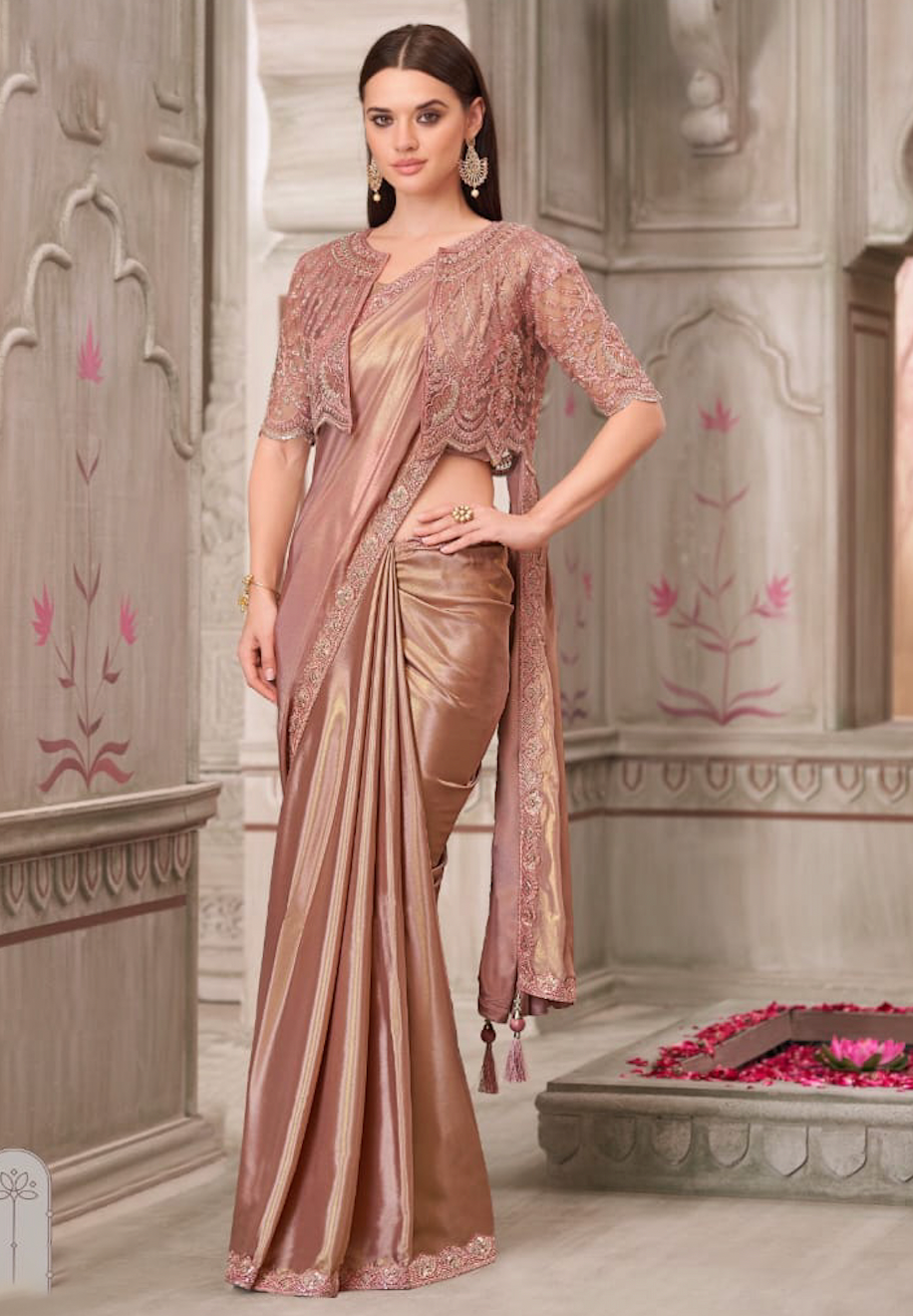 Matrut | Silver Screen Golden Shimmer Saree
