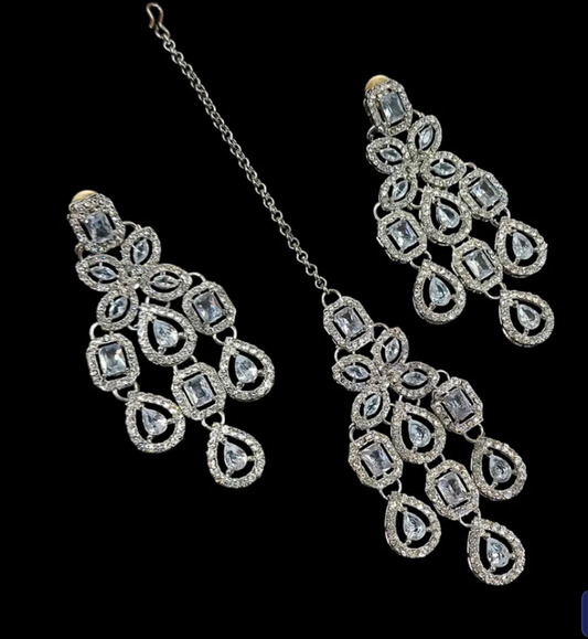 Matrut | Indo-western Earrings Maang Tikka Set - IN300