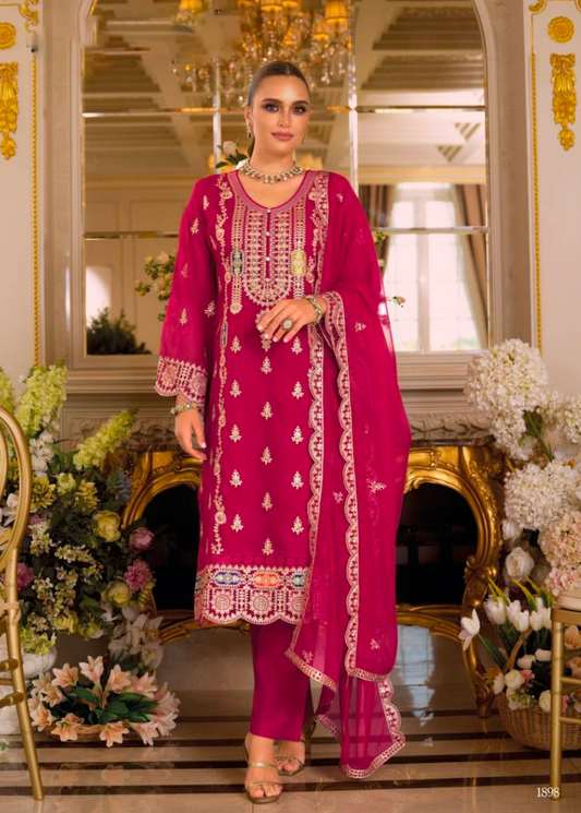 Matrut  | Praniti Rani Pink Straight Suit