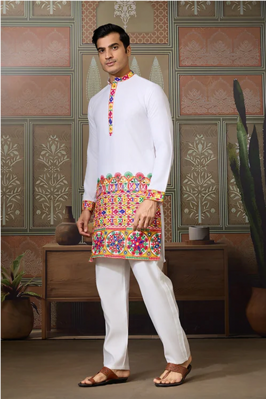 Matrut | Raas White Kurta Set